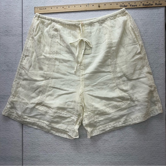 Free People Beach Shorts Embroidered Lace Drawstring Ivory Oversized Short Small - Picture 3 of 12